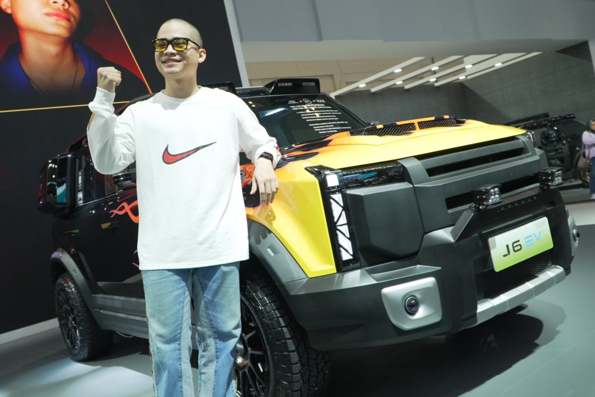 Chery tampilkan J6 karya modifikasi Cellos