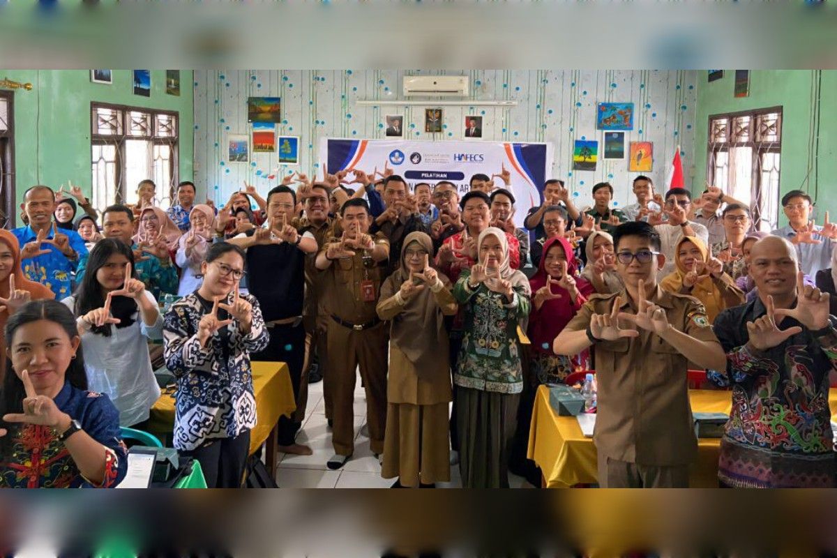 Puluhan guru SD diKotim dibekali ilmu coding dan AI