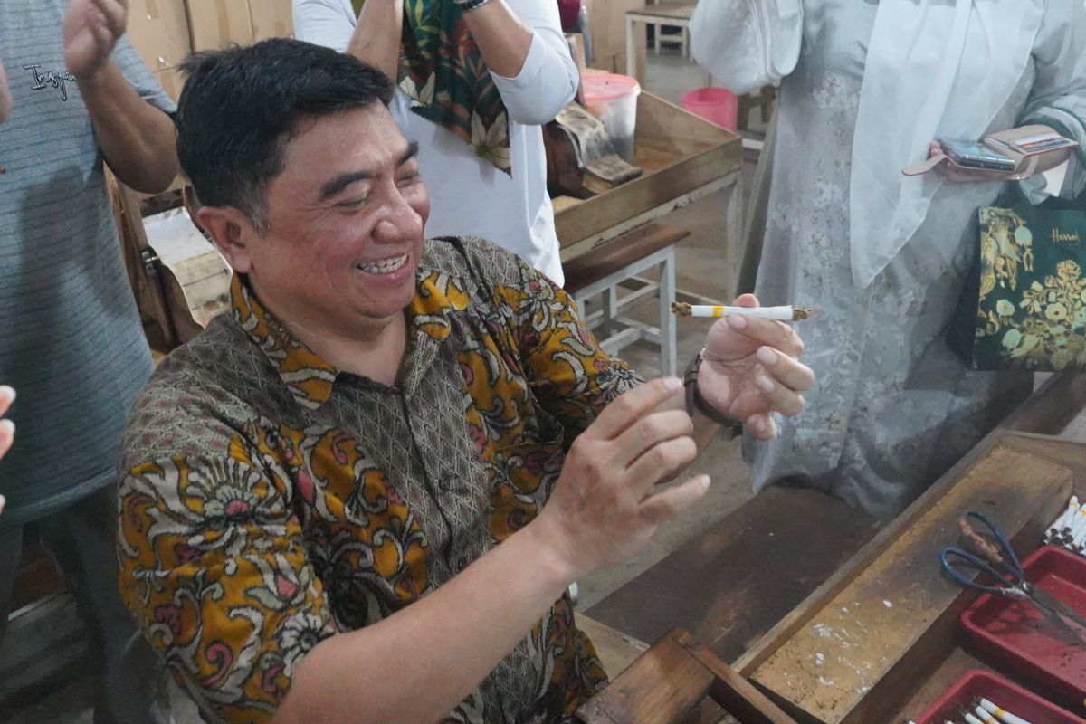 Pemkab Garut belajar kembangkan industri rokok ke Kudus