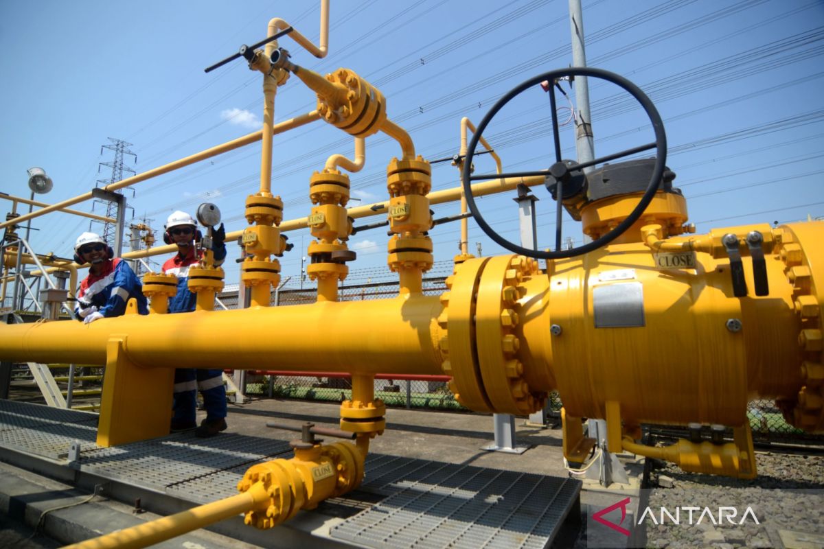 Govt to build gas pipelines in 15 districts, cities in 2025-2026