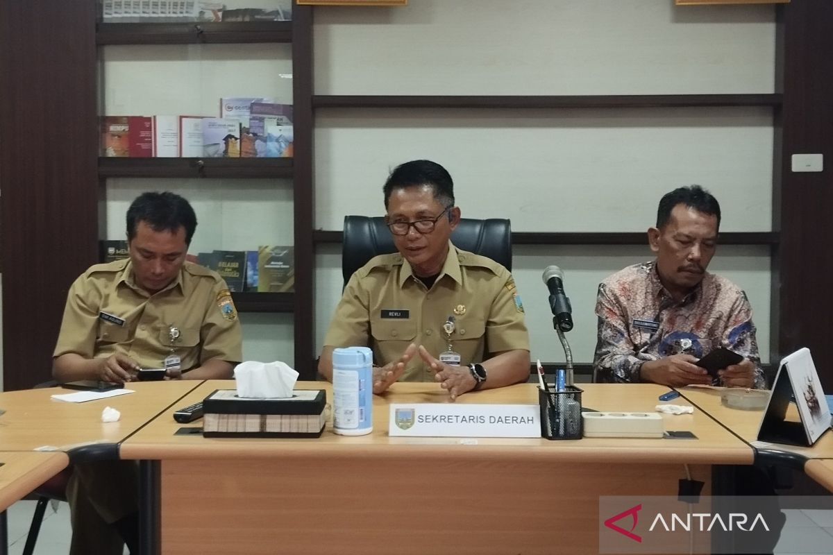 Dua pejabat Dinas PKPLH Kudus dicopot buntut berkaraoke di jam kerja