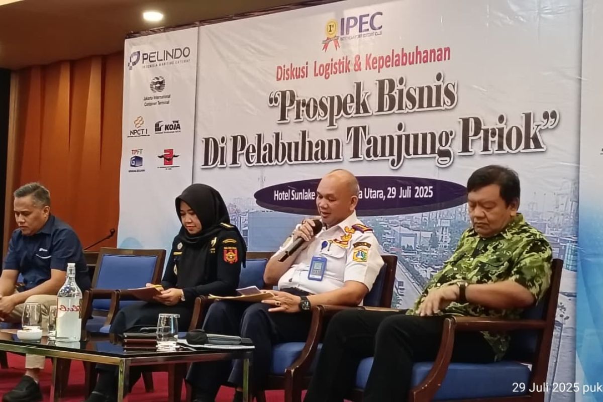 Pelindo Regional 2 sebut arus barang dan petikemas relatif stabil