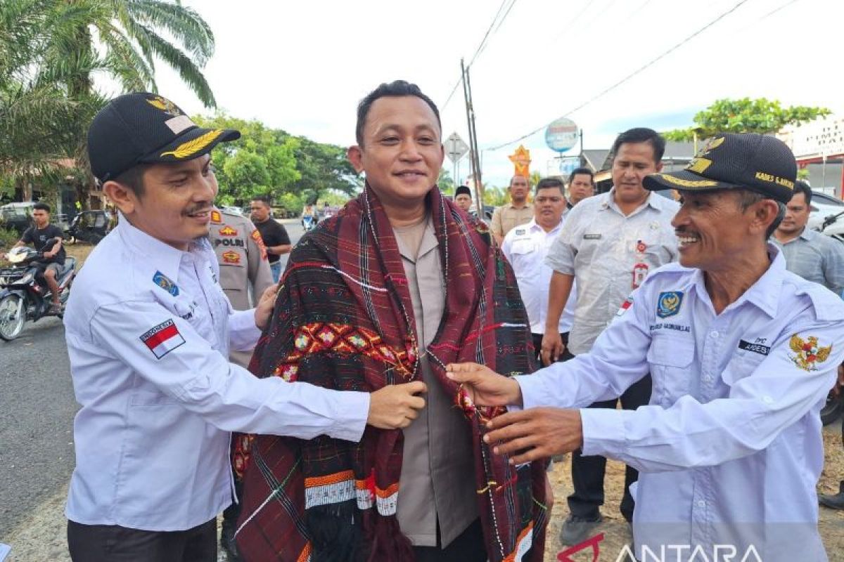 Kapolres Tapsel deklarasi  ketahanan pangan dengan seluruh kades di Paluta