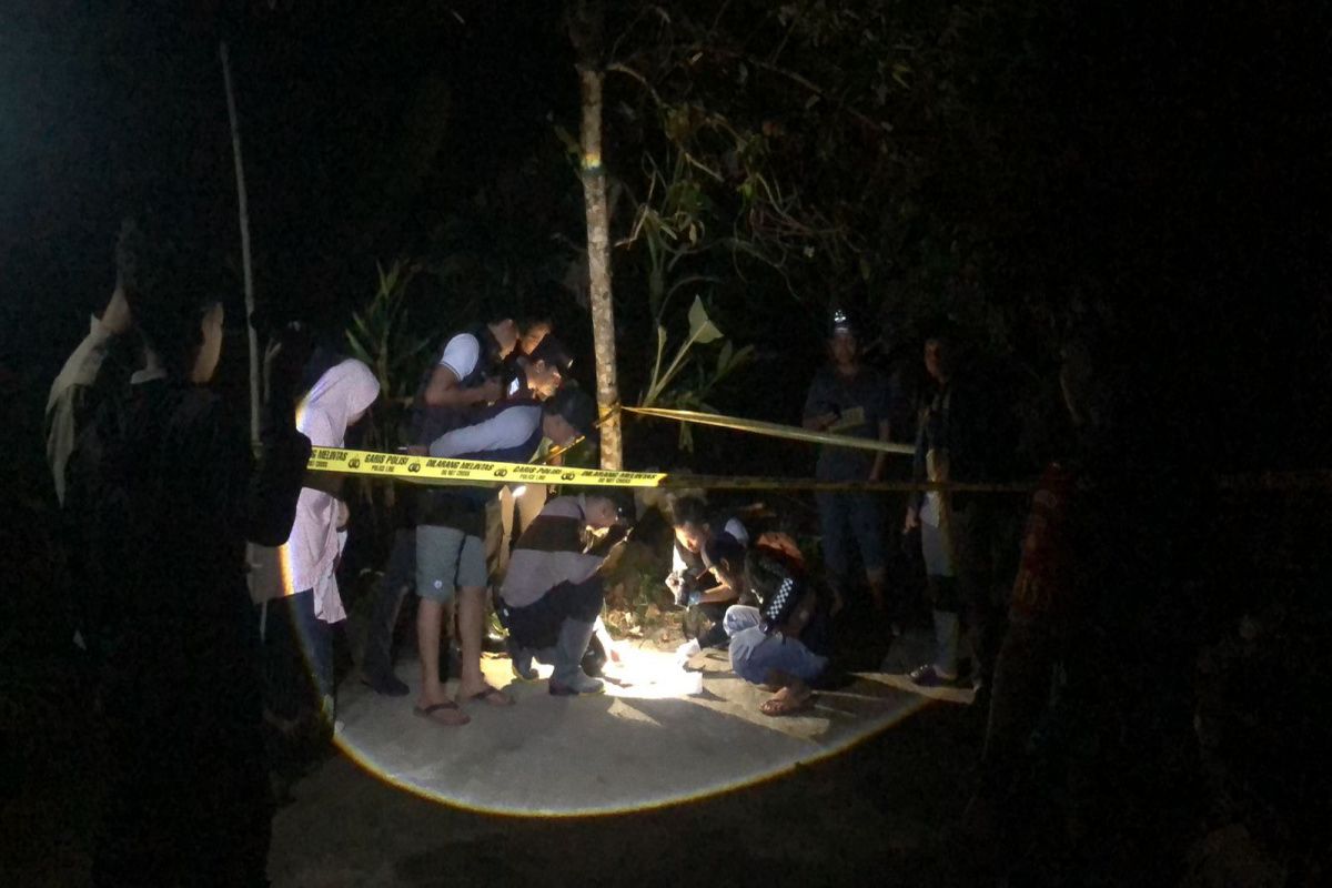 Petugas gabungan lakukan olah TKP penemuan janin manusia di Wonosobo