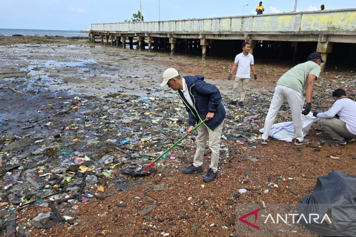 Pulau Penyengat jadi tuan rumah gerakan wisata bersih yang digagas Kemenpar