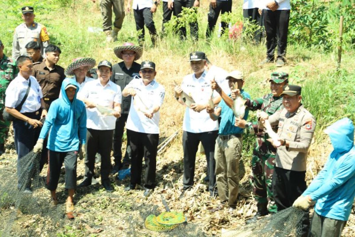 Bupati HSU: Pokdakan bantu ketahanan pangan melalui pembibitan ikan