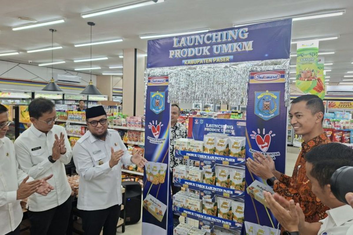 Produk UMKM Paser Bakpia 99 dan Niki Sae Stik Sayur dijual di Indomaret