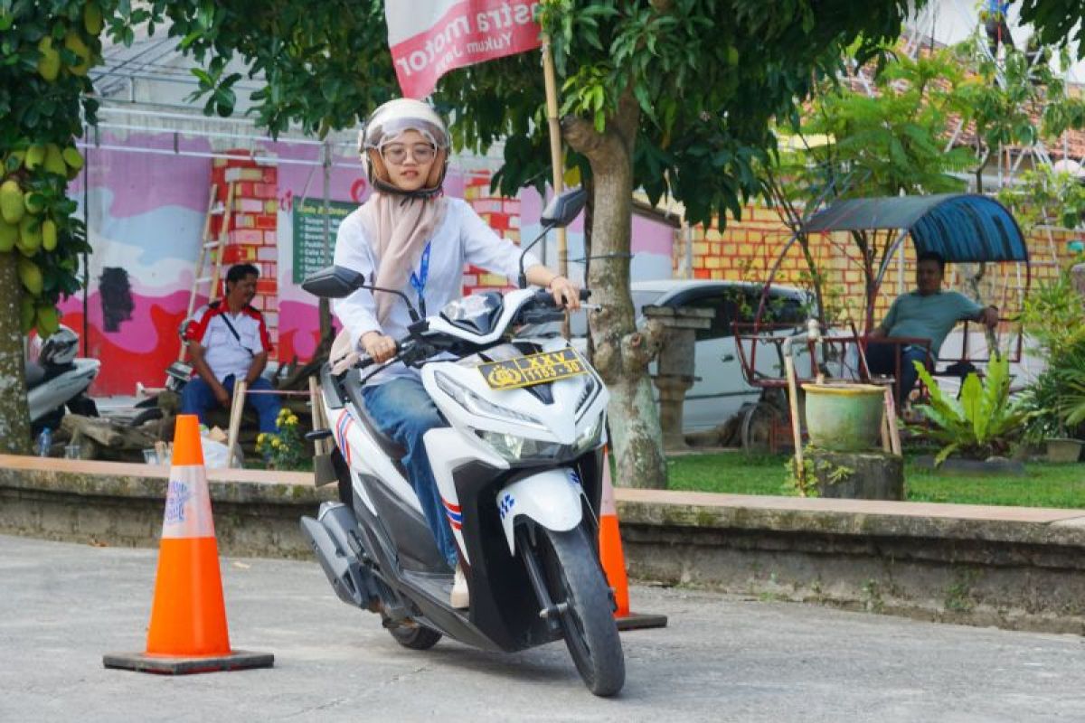 PNM Cabang Lampung tingkatkan kedisiplinan berkendara melalui pelatihan "safety riding"