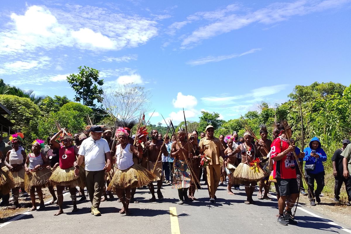 Pemkab Jayapura buka akses transportasi Kaureh-Airu dekatkan layanan