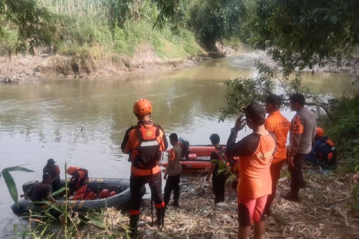 Tim SAR gabungan evakuasi pria  hanyut di Sungai Belawan Sumut