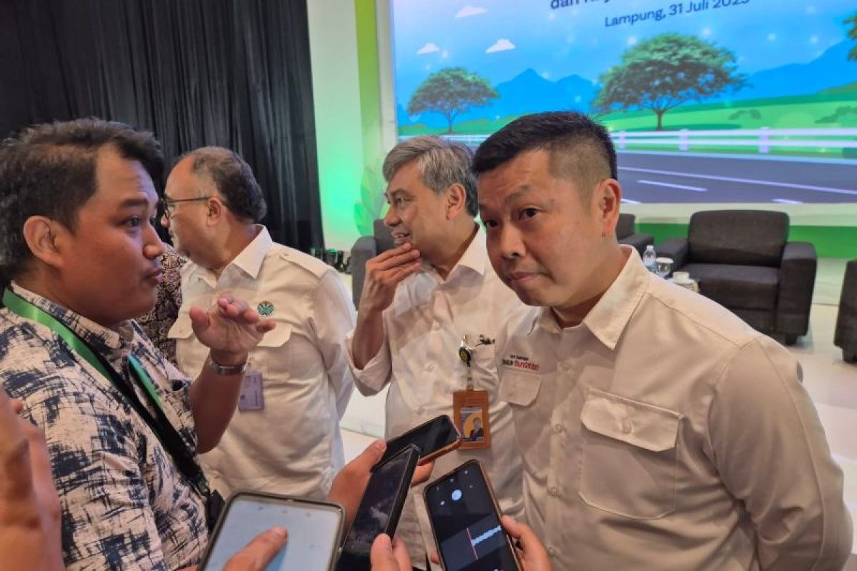 Minimalkan emisi karbon, DTFL serah terimakan 23 ribu bibit Trembesi di ruas Tol Trans Sumatera
