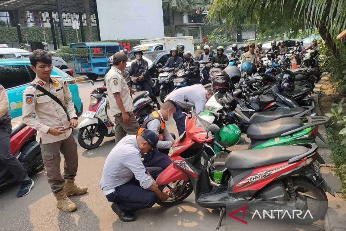 Polisi tangkap jukir liar di Tanah Abang setelah viral minta Rp100.000