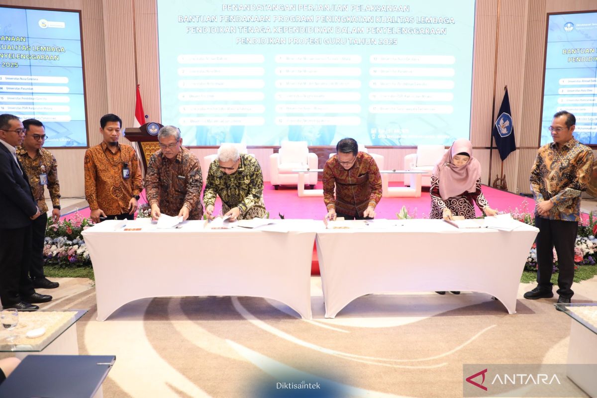 Ministry's Rp7.3 billion to enhance teacher education quality