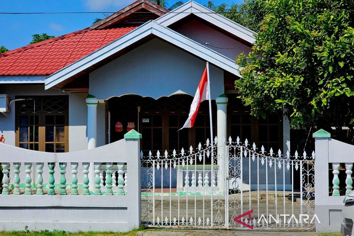 Polres Natuna ajak warga perbatasan kibarkan bendera selama bulan Agustus