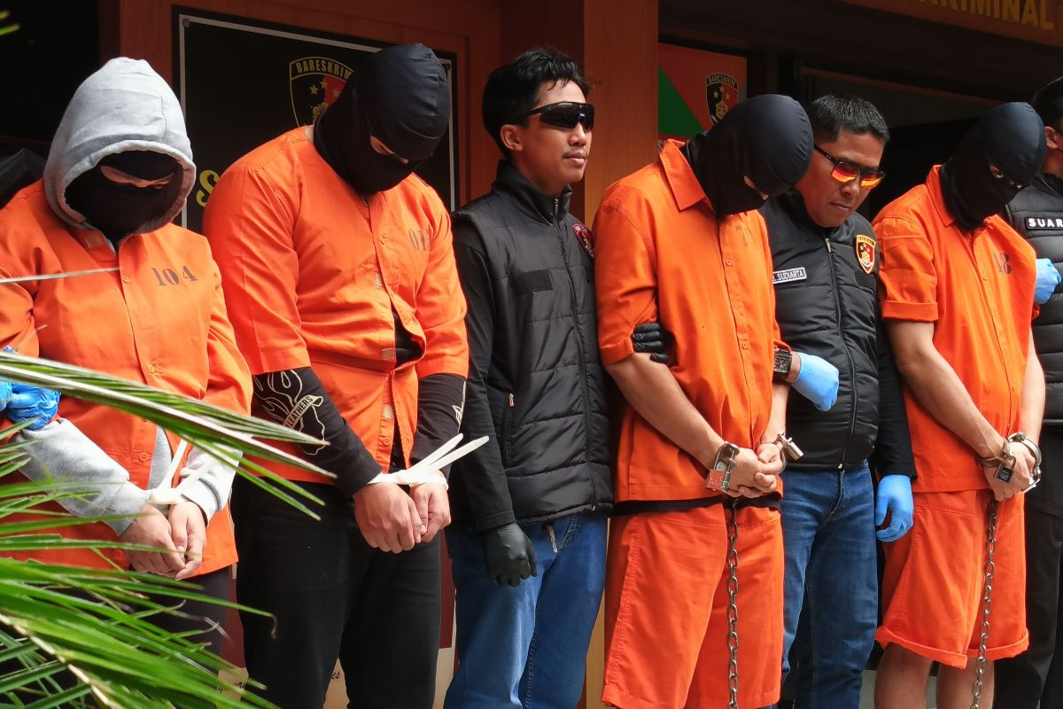 Pegawai Imigrasi Bali bersekongkol dengan WN Rusia lakukan penganiayaan