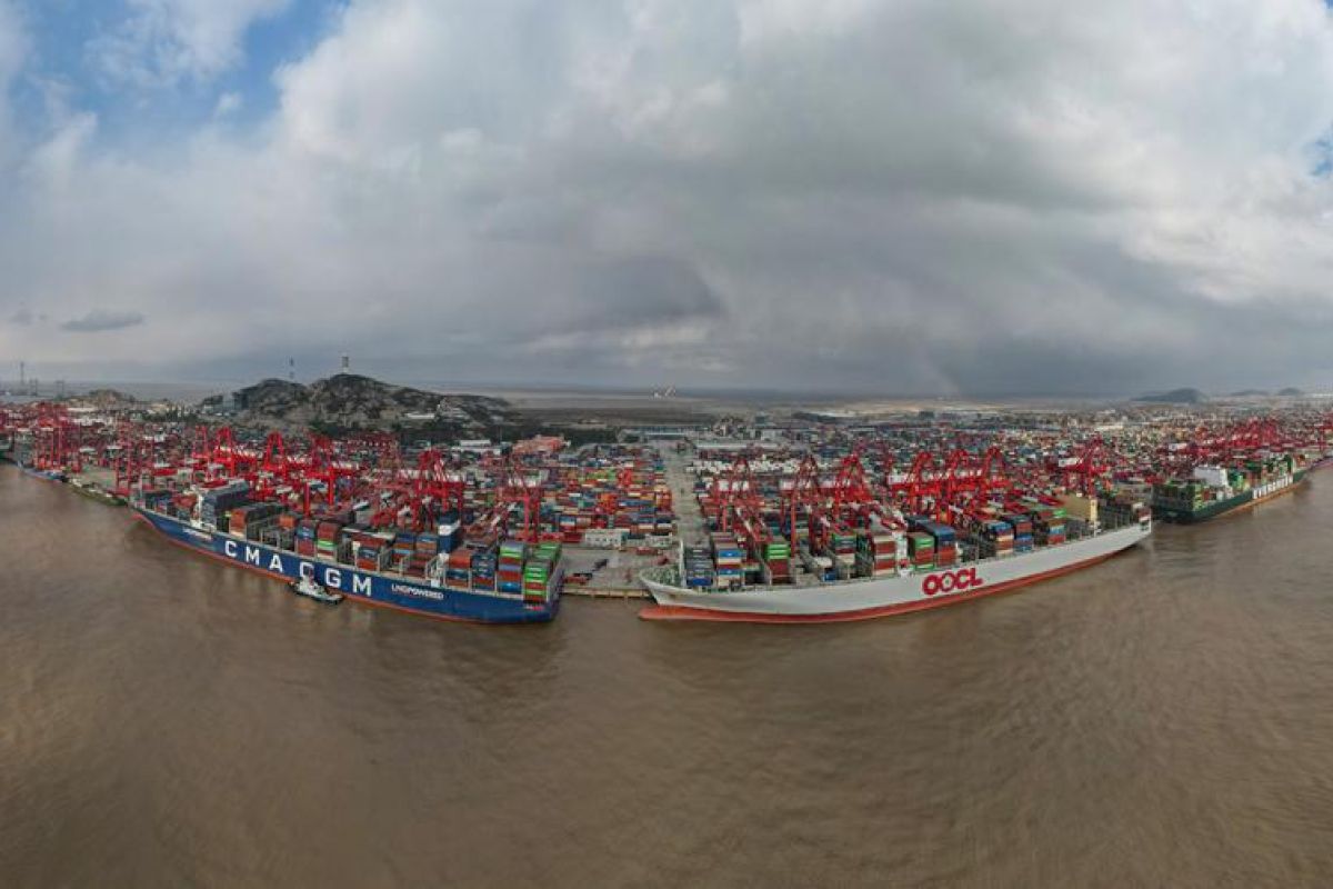 Pelabuhan Shanghai luncurkan layanan pengisian bahan bakar