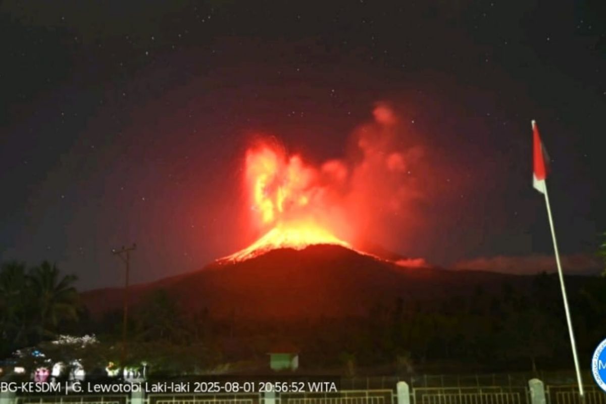 Gunung Lewotobi di Flotim kembali meletus