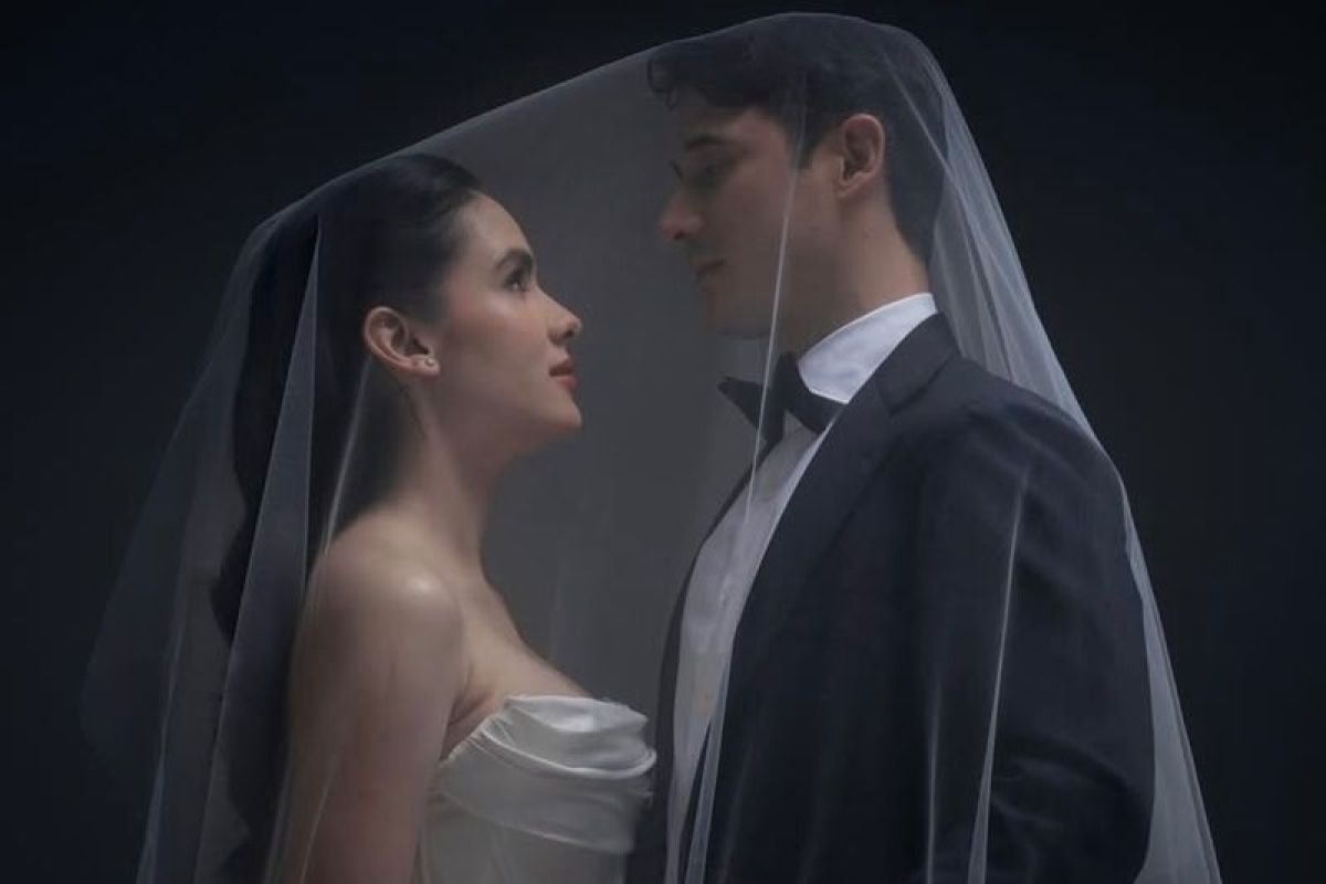 Steffi Zamora dan Nino Fernandez resmi bertunangan, unggahan Instagram jadi sorotan