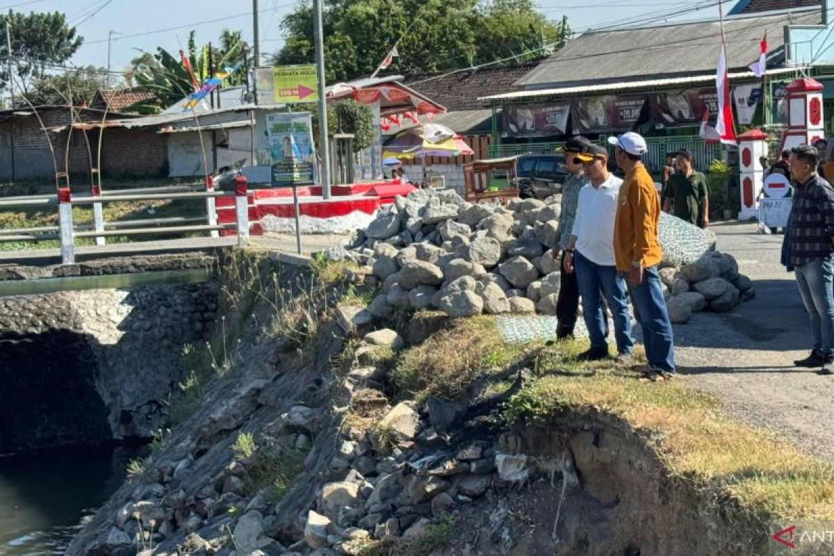 Pemkab Mojokerto perbaiki tanggul ambrol sepanjang 50 meter