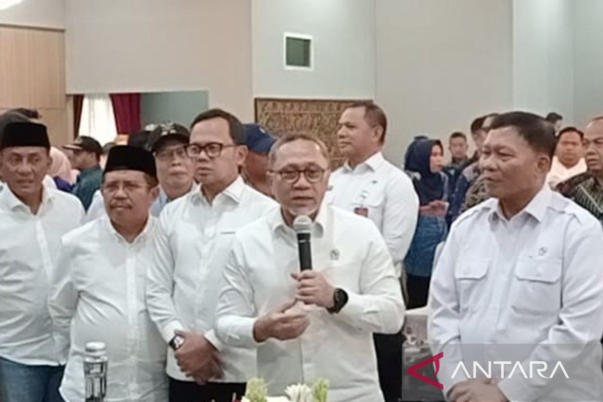 Ketum PAN Zulhas tanggapi soal amnesti-abolisi Hasto dan Tom Lembong
