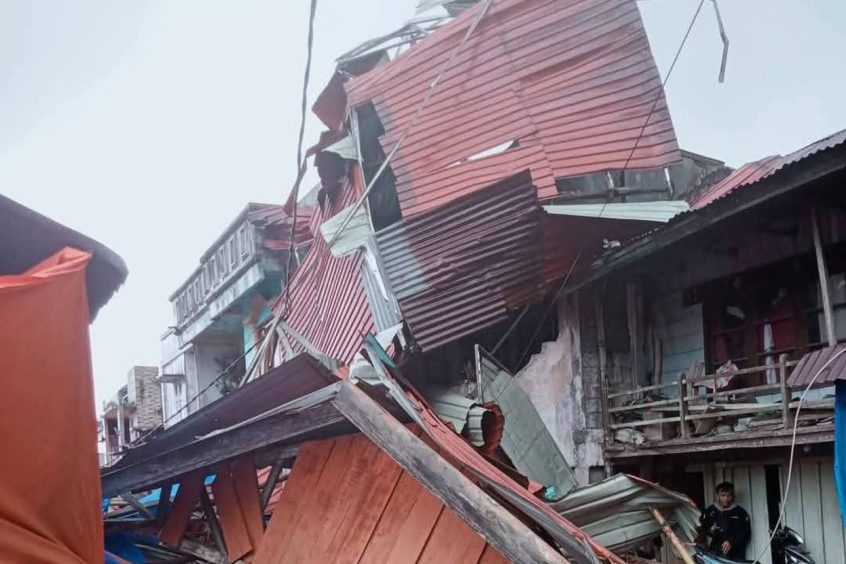 Puluhan rumah di Kerinci rusak berat disapu angin puting beliung 