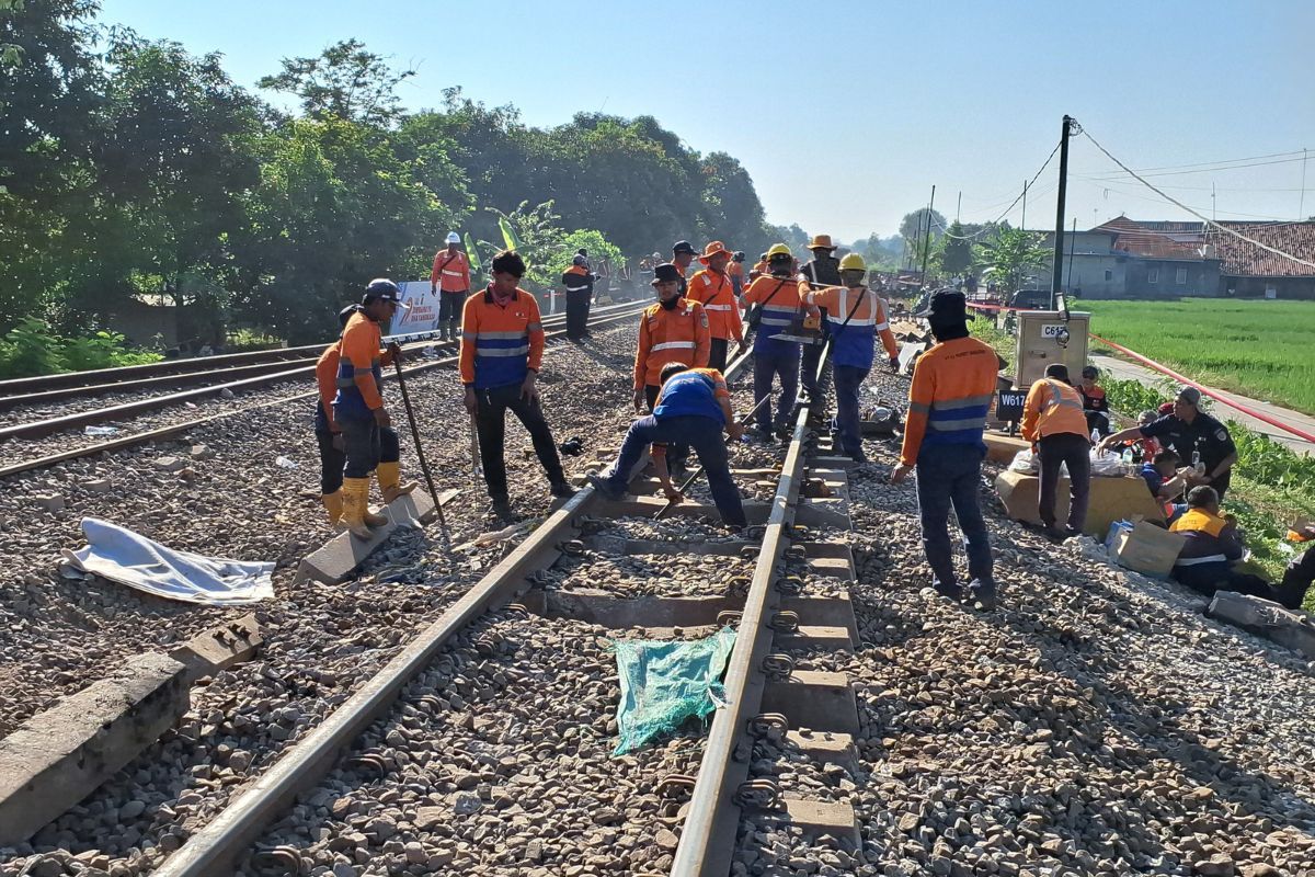 Evakuasi Kereta Berhasil, Fokus KAI pada Penanganan Prasarana dan Keselamatan Perjalanan KA
