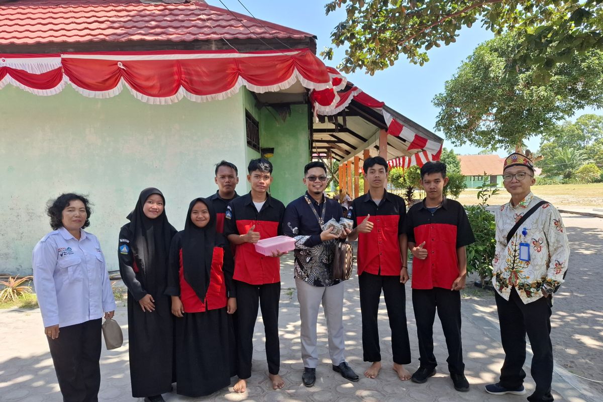 Tim UMPR jadi akademisi pertama teliti potensi di SMKN 1 Kumai