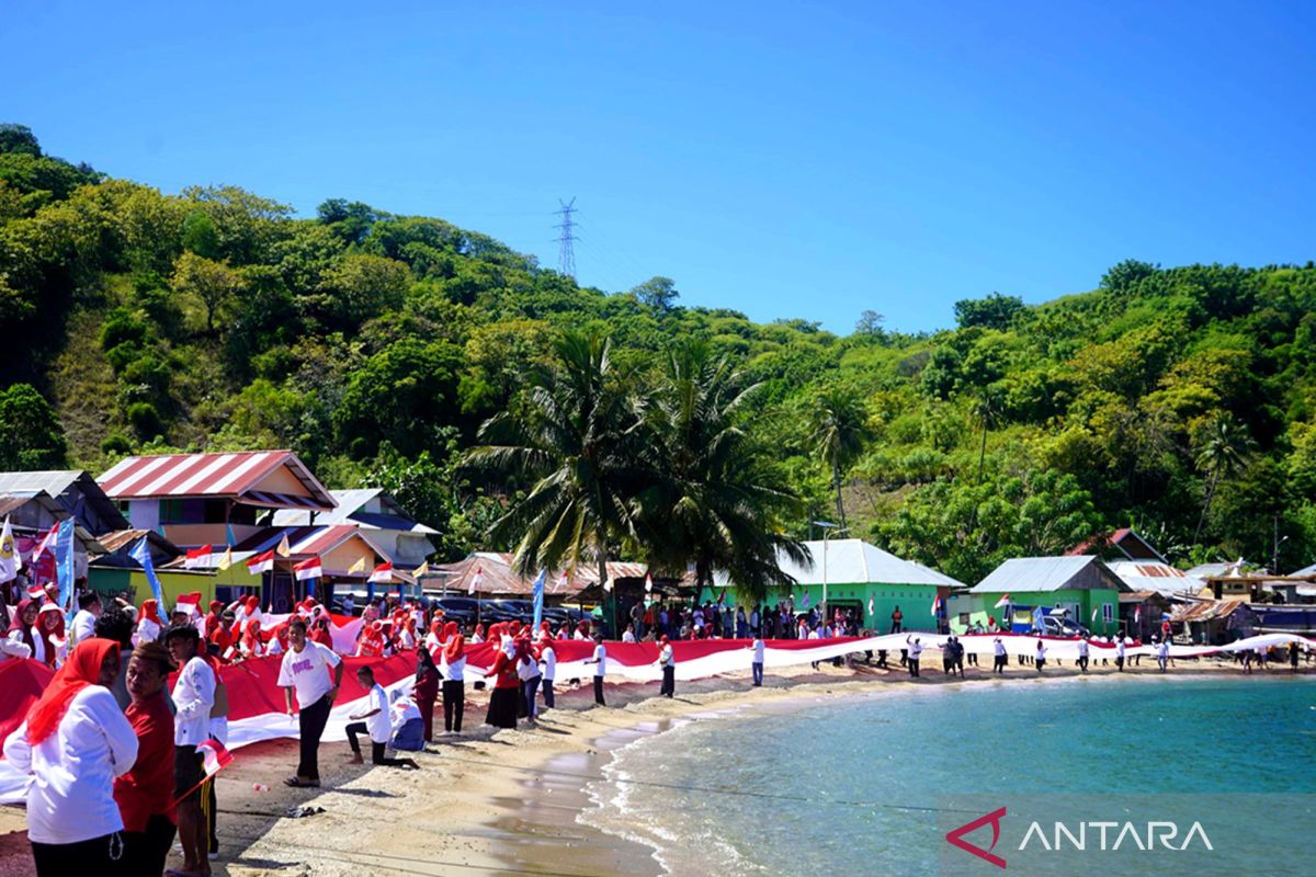 Sambut HUT RI, Bone Bolango bentangkan Bendera Merah Putih 1.000 meter