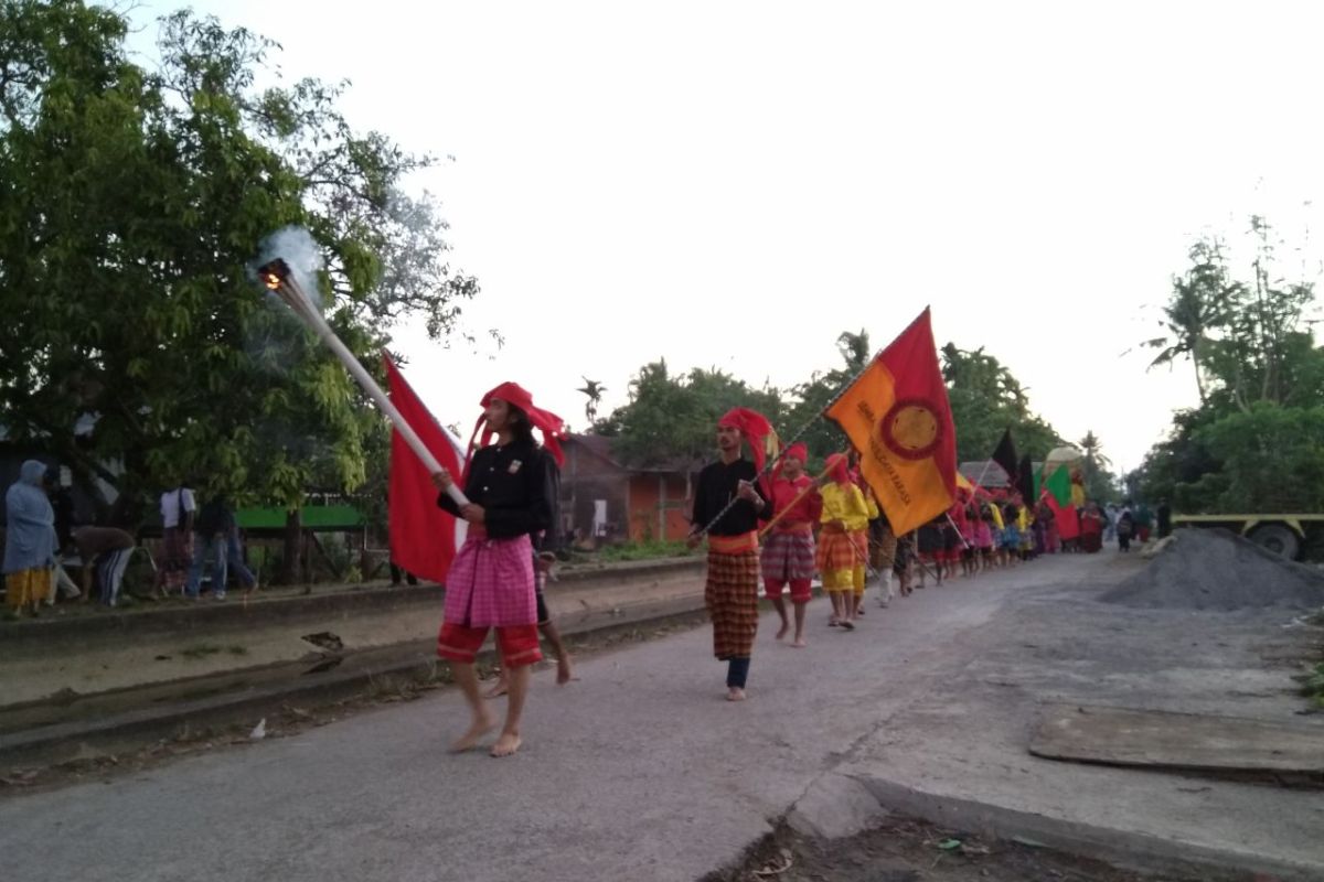 PLN ingatkan jangan memasang umbul-umbul dekat jaringan listrik