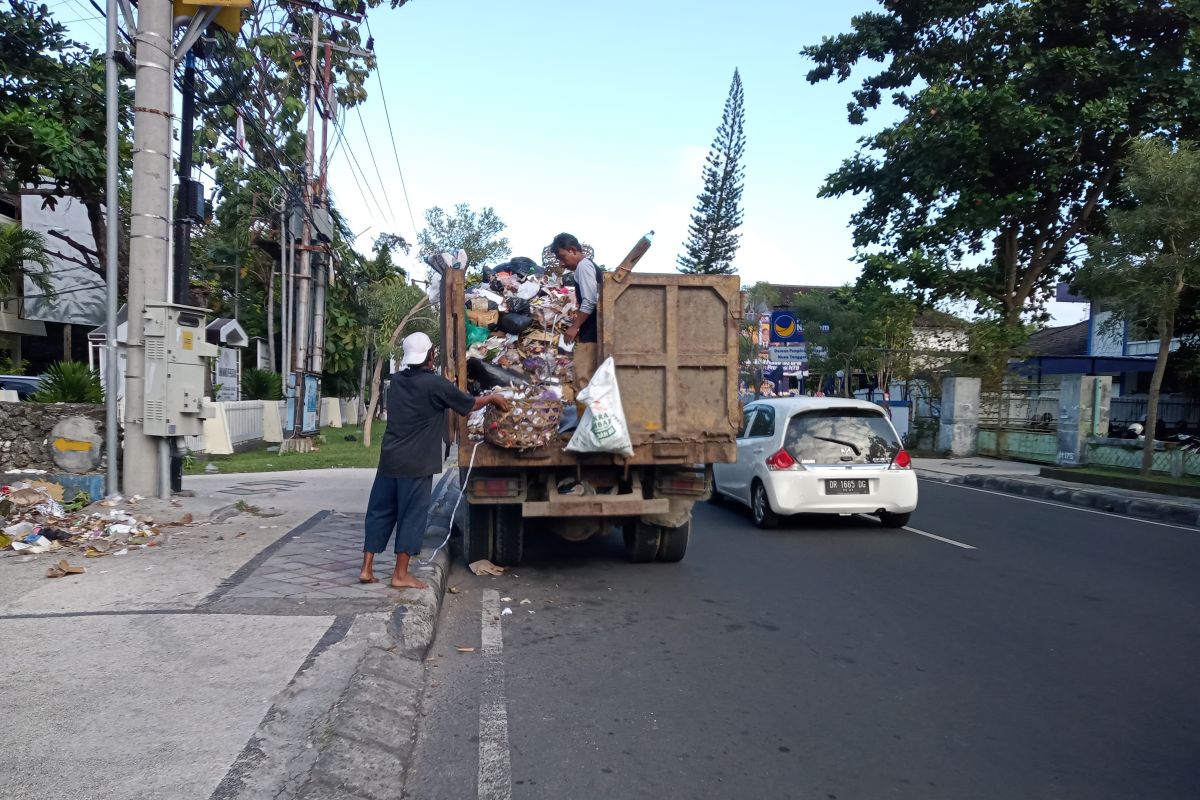 Tiga unit insinerator tangani masalah sampah di Mataram