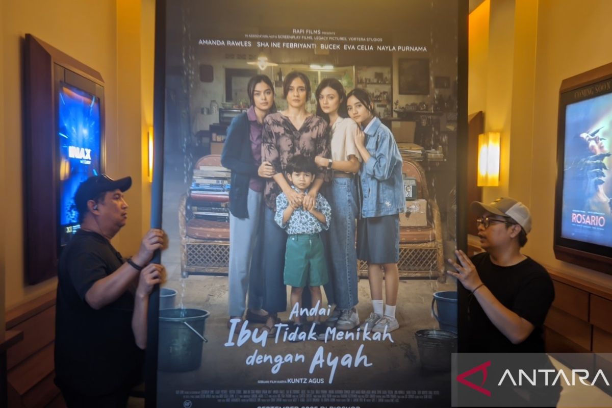 Ungkap kisah ibu, Evelyn tulis "Andai Ibu Tidak Menikah dengan Ayah"