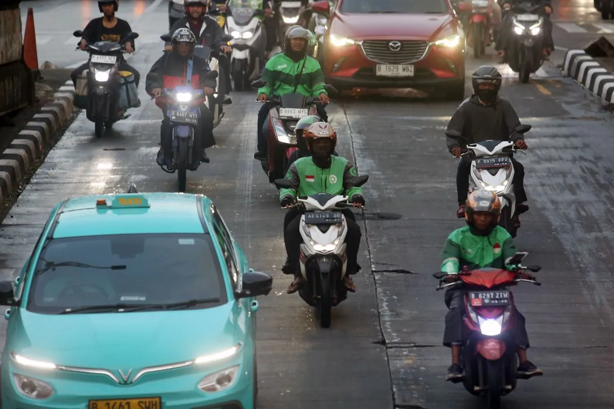 Pemprov DKI diminta membuat regulasi transportasi daring