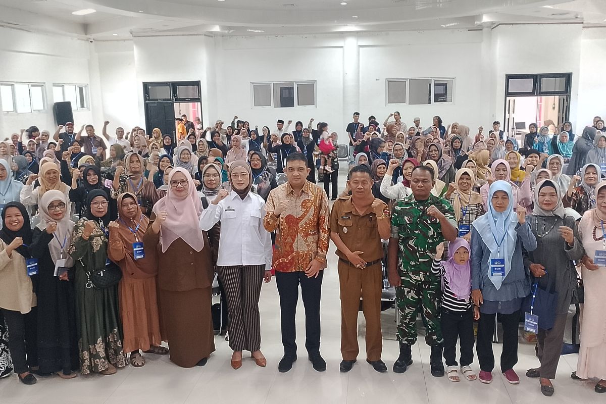 Anggota DPR RI ajak warga bangun SDM melalui makan bergizi gratis