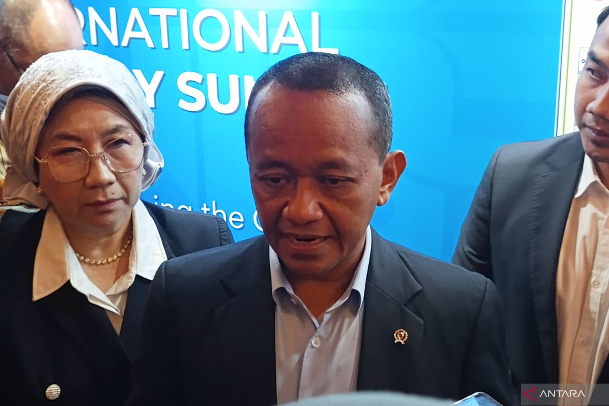 Bahlil ungkap rencana impor litium Australia untuk industri baterai EV