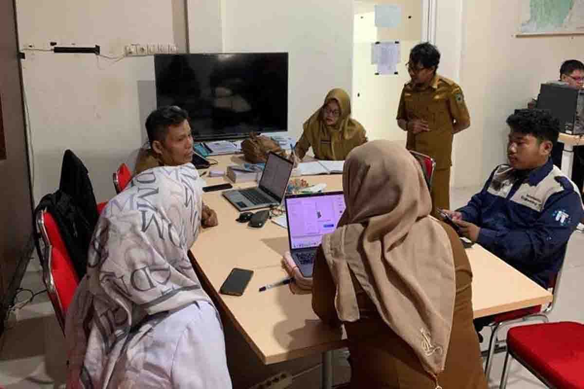 Disarpustaka Kapuas dampingi Disdagperinkop operasikan aplikasi Srikandi