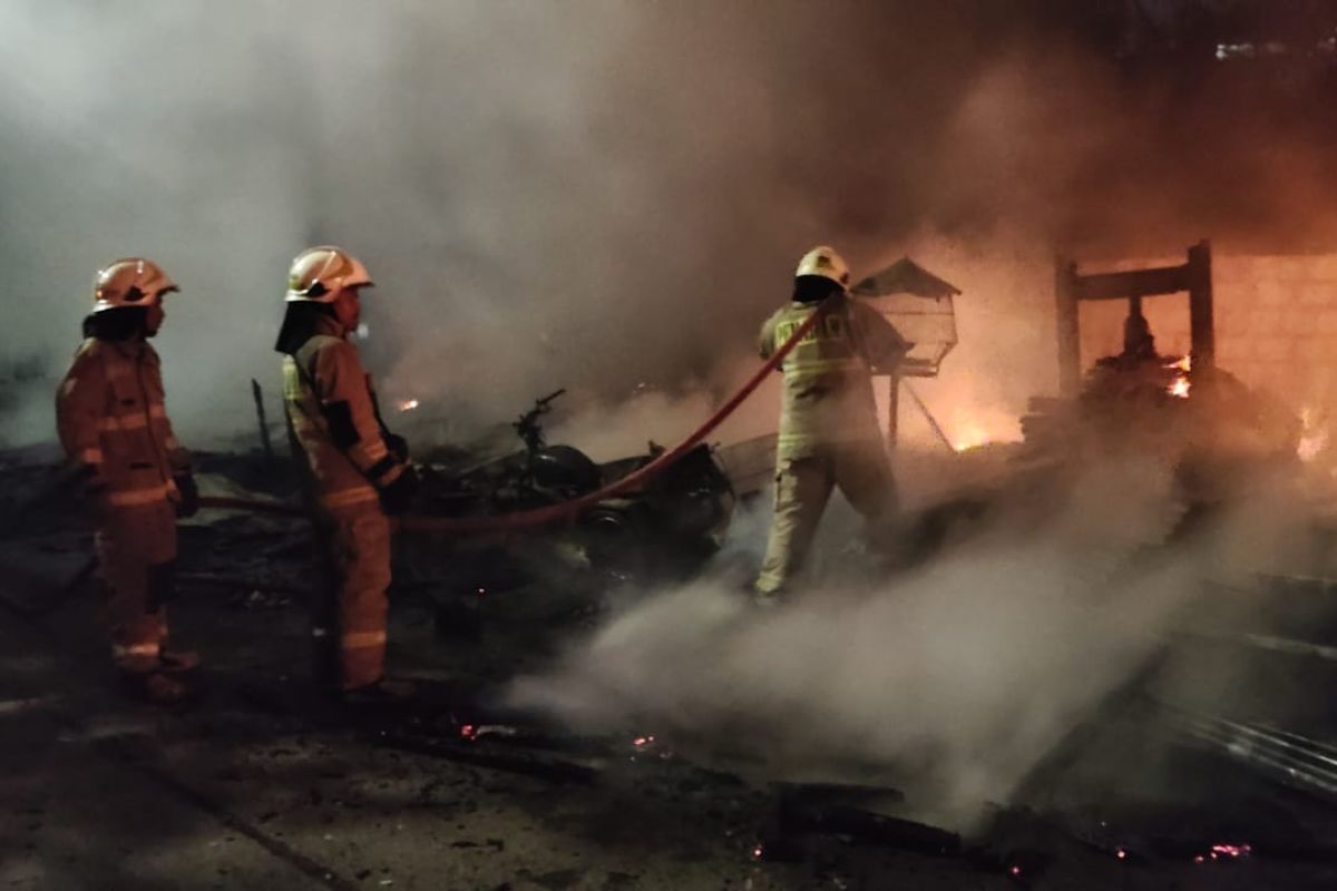 Korsleting listrik diduga jadi penyebab kebakaran di Kebon Jeruk