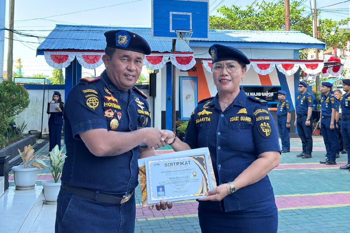 KSOP Kelas III Sampit berikan penghargaan kepada pegawai teladan