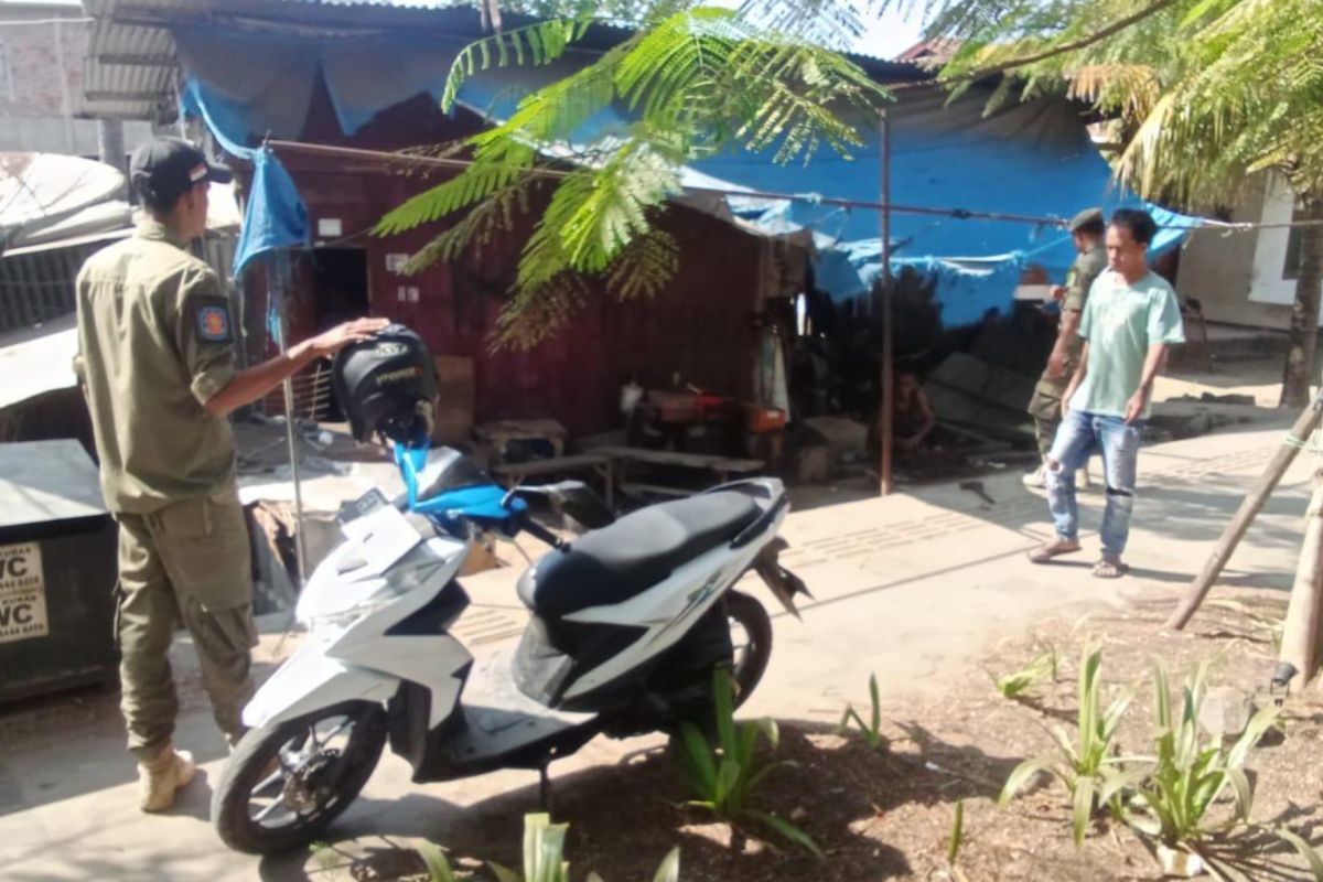 Pemkab Mabar mengimbau warga tidak gunakan trotoar sebagai tempat parkir