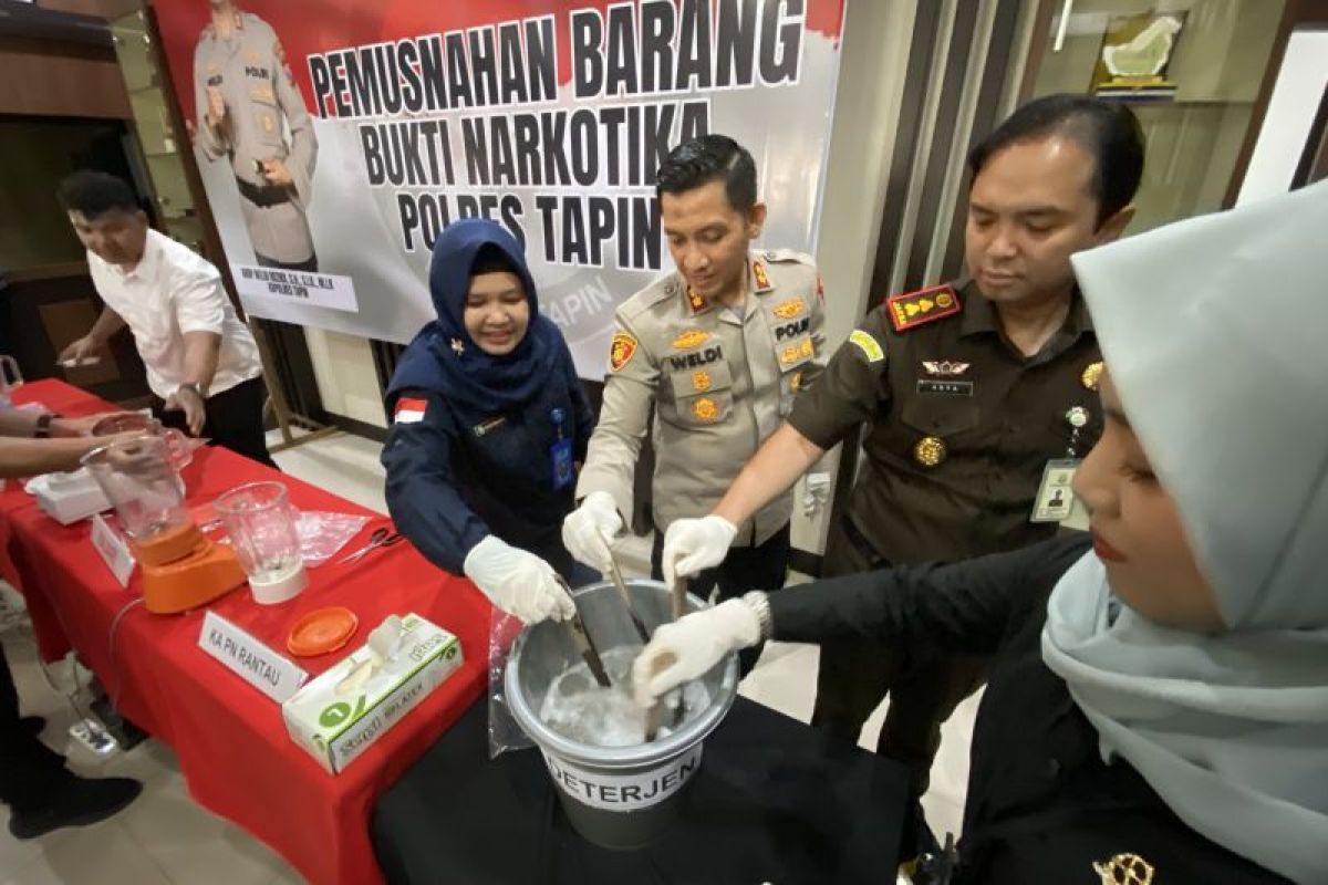 Polres Tapin musnahkan 423 gram sabu sitaan kasus narkoba