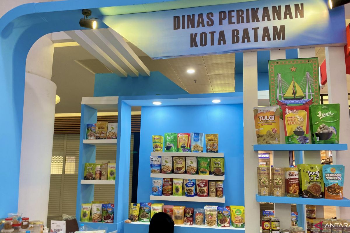 Dinas Perikanan Batam tampilkan produk UMKM olahan ikan di pusat perbelanjaan