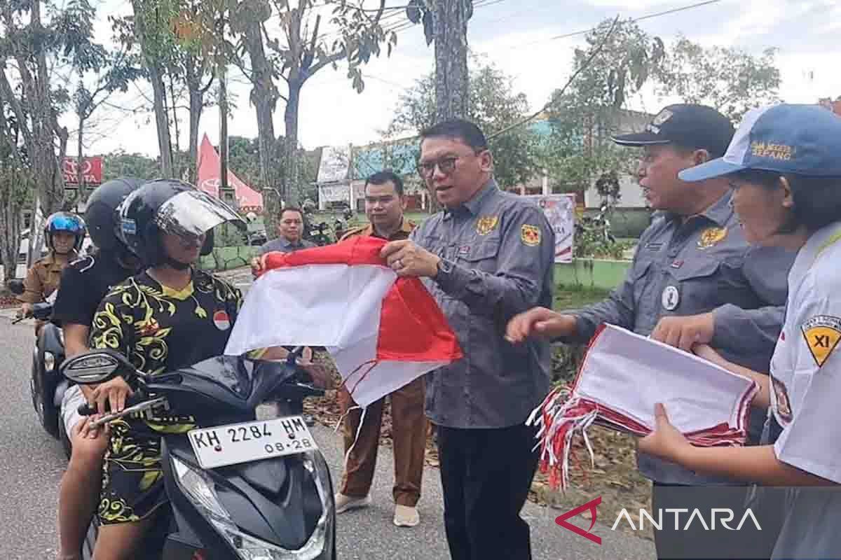 Pemkab ajak masyarakat Gumas kibarkan bendera Merah Putih