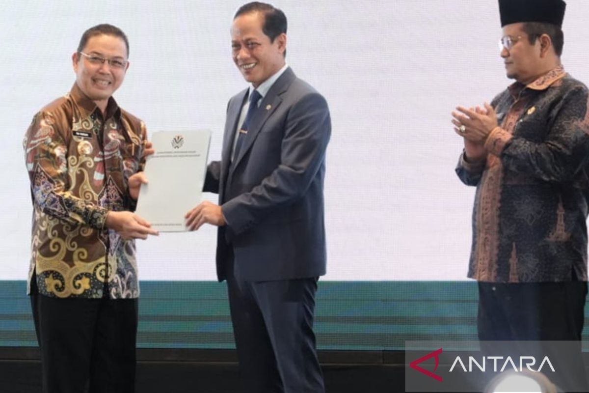 Gubernur Kalbar minta pemkab dan pemkot serius tangani sampah