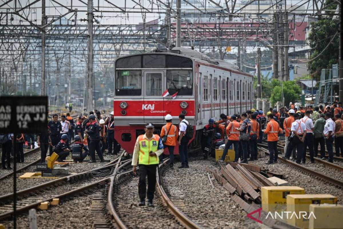 Evakuasi KRL anjlok selesai, lintas Bogor-Kota masih direkayasa