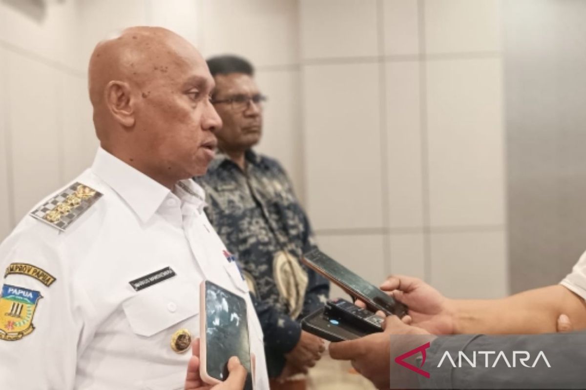 Pemkab Biak sediakan armada bus angkut siswa di Pulau Numfor