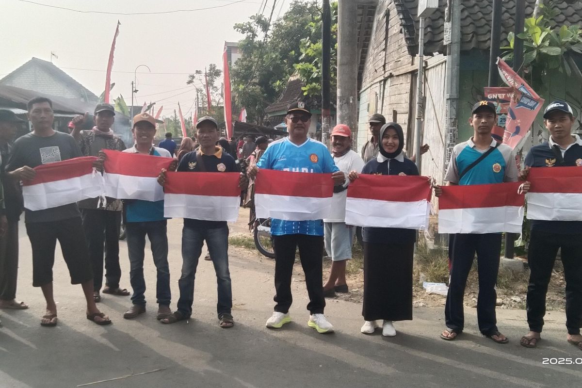 Warga Prambontergayang Tuban pasang Merah Putih tepis isu One Piece