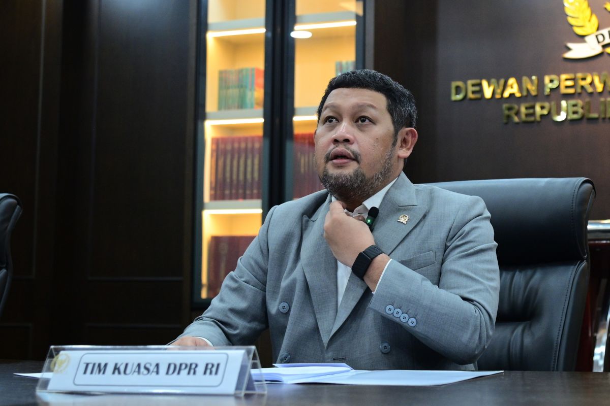 Anggota DPR sebut mutasi besar-besaran Polri harus jadi momen berbenah