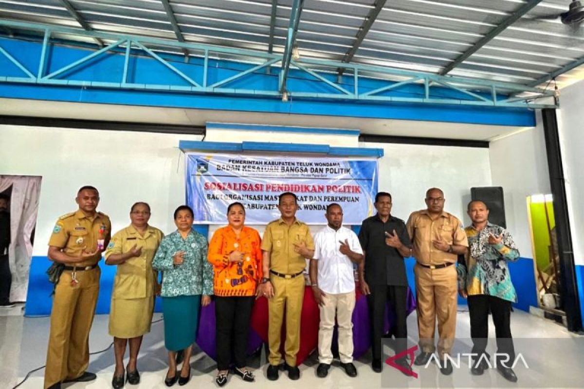 Wabup Teluk Wondama ajak kaum perempuan jadi penggerak politik
