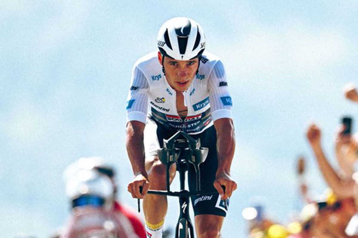 Pembalap Belgia Remco Evenepoel akan pindah ke Red Bull-Bora pada 2026