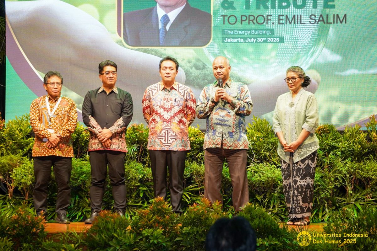 Rektor UI: Prof Emil Salim penggagas sekolah lingkungan