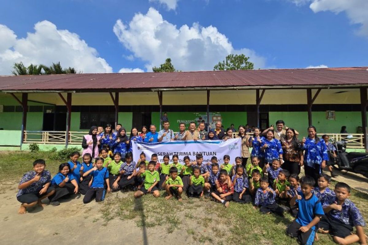 PLN UIP KLB bantu fasilitas pembelajaran  SDN 10 Lumut Bungkang dorong digitalisasi